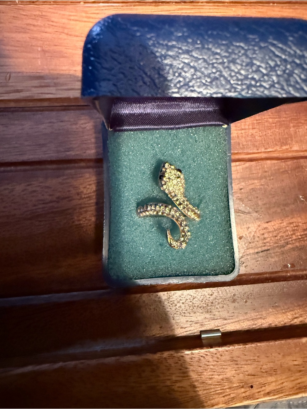 Gold snake ring. Size 6 1/4